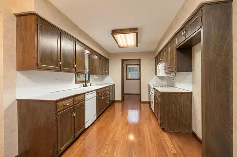 Kitchen - 1536 E Hanover St, Springfield, MO 65804 photo 1 of 3