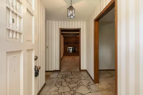 Entry Way - 1536 E Hanover St, Springfield, MO 65804 photo 2 of 4