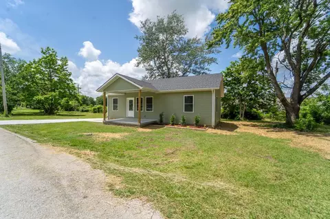 Exterior - 213 N Elder St, Buffalo, MO 65622 photo 2 of 3