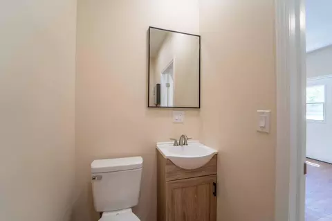 Bath - 213 N Elder St, Buffalo, MO 65622 photo 2 of 2