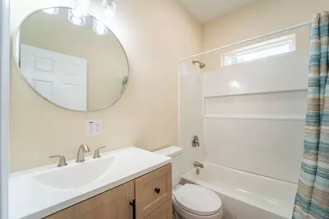Bath - 213 N Elder St, Buffalo, MO 65622 photo 1 of 2