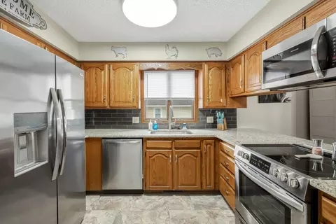 Kitchen - 3187 W Berkeley St, Springfield, MO 65807 photo 3 of 3