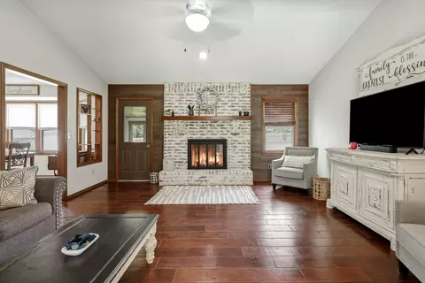 Living - 3187 W Berkeley St, Springfield, MO 65807 photo 1 of 1