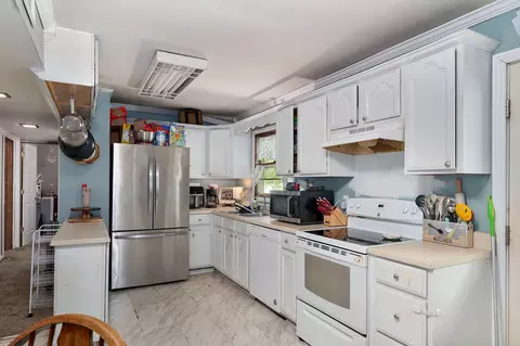 Kitchen - 502 S Nolting Ave, Springfield, MO 65802 photo 1 of 2