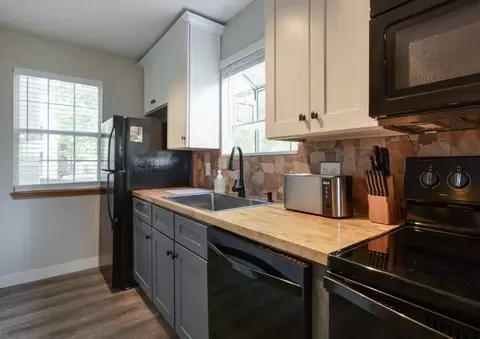 Kitchen - 17 Goldfinch Rd #3, Branson, MO 65616 photo 1 of 4