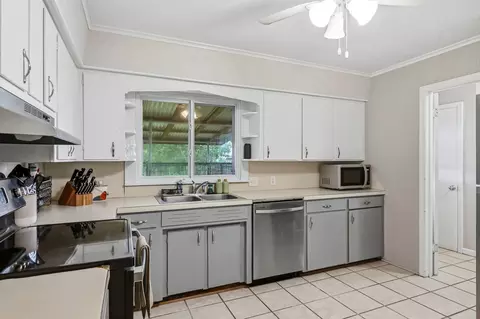 Kitchen - 616 W Sylvania St, Springfield, MO 65807 photo 1 of 3