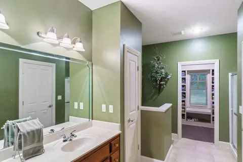 Bath - 4478 E Golden Oak Ln, Springfield, MO 65803 photo 1 of 6