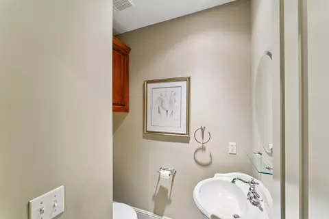Bath - 4478 E Golden Oak Ln, Springfield, MO 65803 photo 4 of 6
