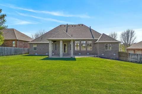 Exterior - 3905 E Windsmore Dr, Springfield, MO 65802 photo 5 of 10