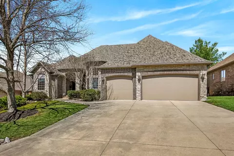 Exterior - 3905 E Windsmore Dr, Springfield, MO 65802 photo 8 of 10