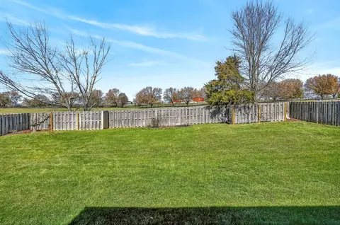 Exterior - 3905 E Windsmore Dr, Springfield, MO 65802 photo 7 of 10