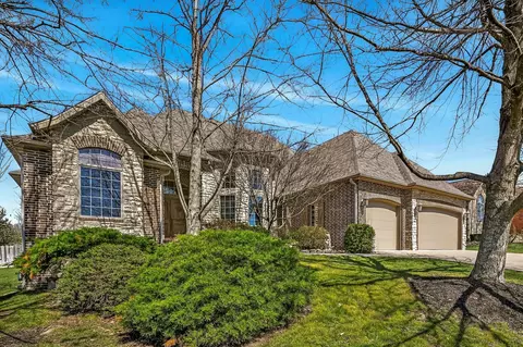 Exterior - 3905 E Windsmore Dr, Springfield, MO 65802 photo 2 of 10