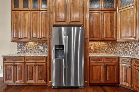 Kitchen - 3905 E Windsmore Dr, Springfield, MO 65802 photo 5 of 7