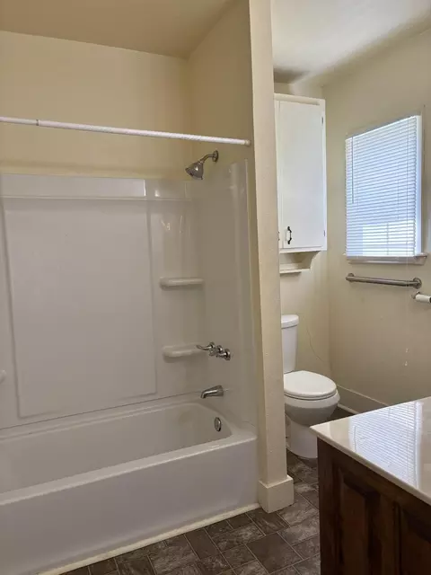 Bath - 507 3rd St, Monett, MO 65708 photo 1 of 3