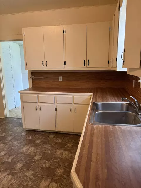 Kitchen - 507 3rd St, Monett, MO 65708 photo 2 of 2