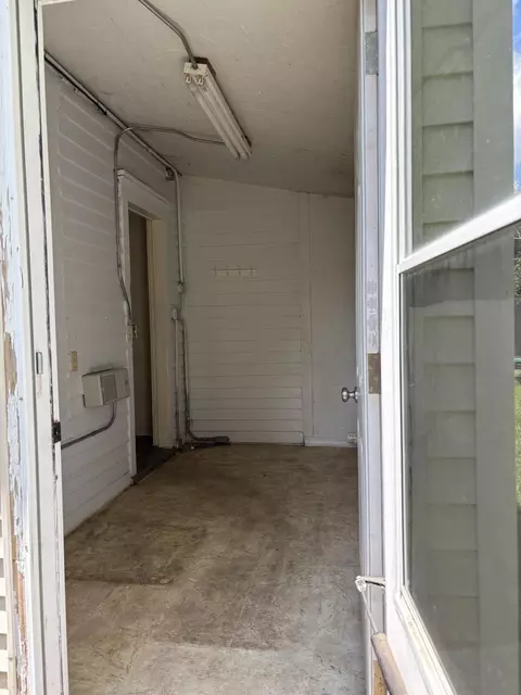 Exterior - 507 3rd St, Monett, MO 65708 photo 5 of 8