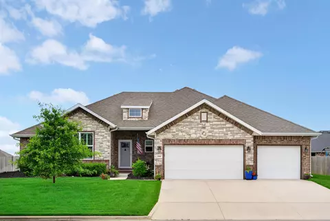 Exterior - 6066 S Crescent Rd, Brookline, MO 65619 photo 2 of 5
