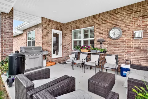Exterior - 6066 S Crescent Rd, Brookline, MO 65619 photo 3 of 5