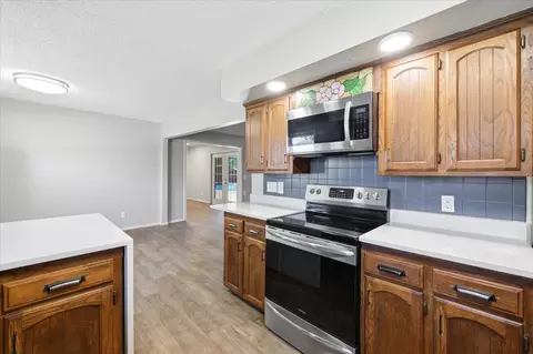 Kitchen - 5628 S Mccann Ave, Springfield, MO 65804 photo 1 of 5