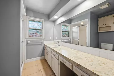 Bath - 5628 S Mccann Ave, Springfield, MO 65804 photo 4 of 7