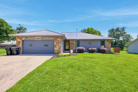 Exterior - 5628 S Mccann Ave, Springfield, MO 65804 photo 2 of 12