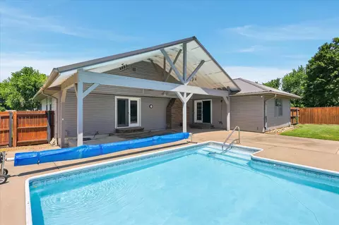 Exterior - 5628 S Mccann Ave, Springfield, MO 65804 photo 5 of 12
