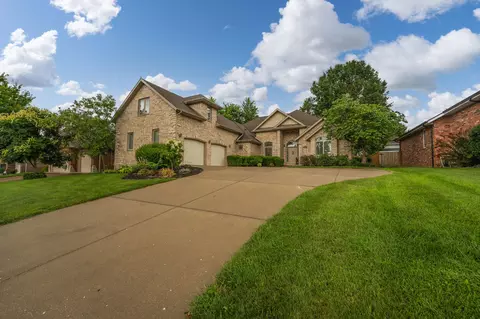Exterior - 3002 W Cantebury St, Springfield, MO 65810 photo 2 of 8