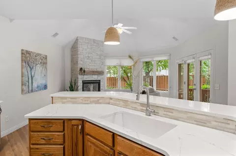 Kitchen - 3002 W Cantebury St, Springfield, MO 65810 photo 3 of 5