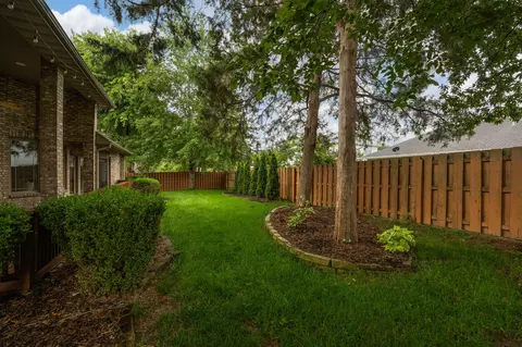 Exterior - 3002 W Cantebury St, Springfield, MO 65810 photo 7 of 8