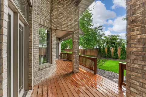 Exterior - 3002 W Cantebury St, Springfield, MO 65810 photo 4 of 8