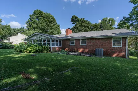 Exterior - 2349 S Catalina Ave, Springfield, MO 65804 photo 7 of 9