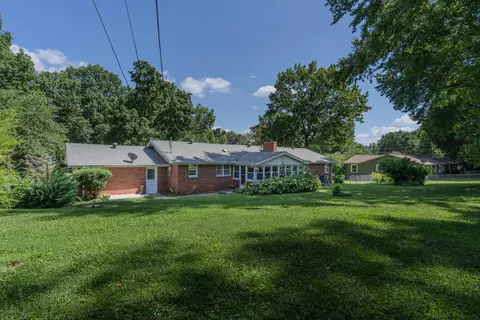 Exterior - 2349 S Catalina Ave, Springfield, MO 65804 photo 5 of 9