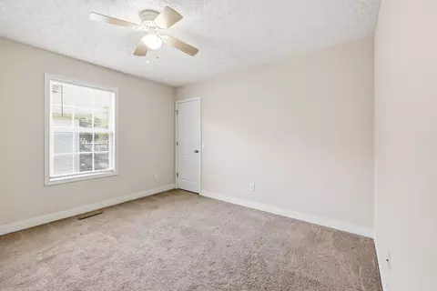 Bedroom - 5561 S Pinehurst Ave, Springfield, MO 65810 photo 4 of 6