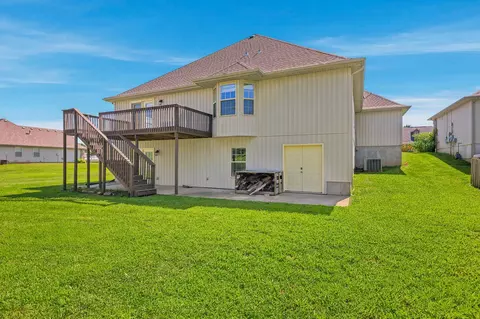 Exterior - 5561 S Pinehurst Ave, Springfield, MO 65810 photo 9 of 10