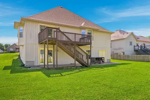 Exterior - 5561 S Pinehurst Ave, Springfield, MO 65810 photo 7 of 10