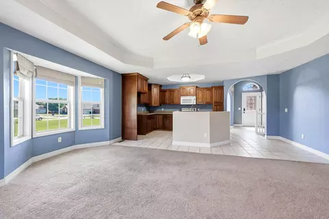 Living - 5561 S Pinehurst Ave, Springfield, MO 65810 photo 4 of 6