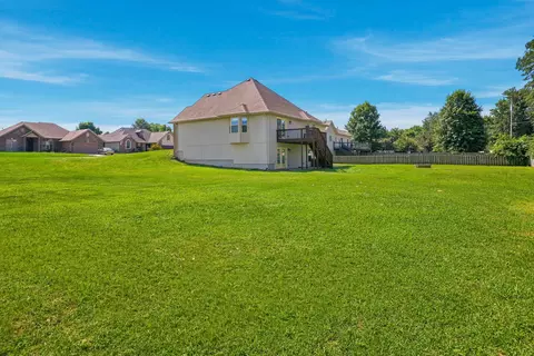 Exterior - 5561 S Pinehurst Ave, Springfield, MO 65810 photo 10 of 10