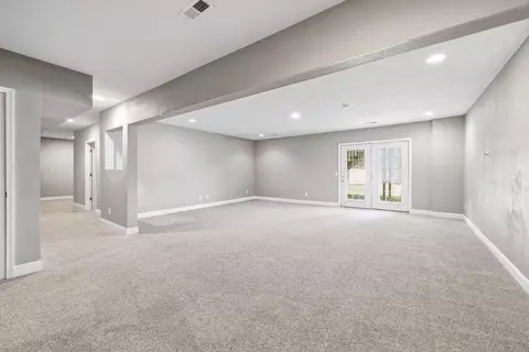 Living - 5561 S Pinehurst Ave, Springfield, MO 65810 photo 6 of 6