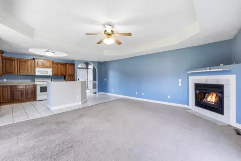 Living - 5561 S Pinehurst Ave, Springfield, MO 65810 photo 5 of 6