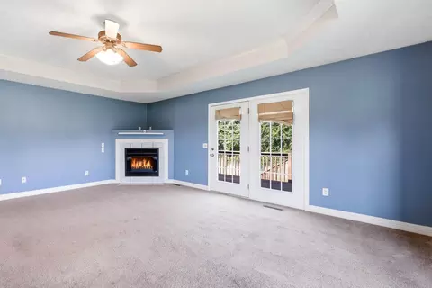 Living - 5561 S Pinehurst Ave, Springfield, MO 65810 photo 2 of 6