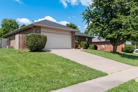 2409 W Colton Ave, Ozark, MO 65721 photo 2