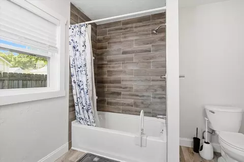 Bath - 311 E Dale St, Springfield, MO 65803 photo 3 of 3