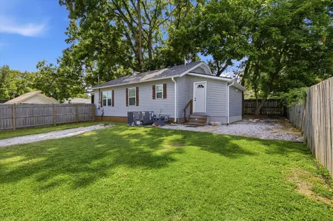 Exterior - 311 E Dale St, Springfield, MO 65803 photo 3 of 4