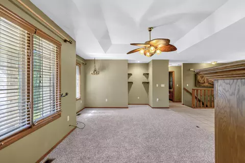 Living - 538 Munson Hill Dr, Marshfield, MO 65706 photo 3 of 13