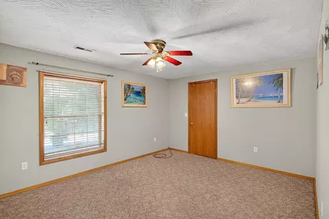 Bedroom - 538 Munson Hill Dr, Marshfield, MO 65706 photo 8 of 9