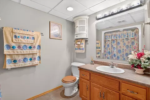 Bath - 538 Munson Hill Dr, Marshfield, MO 65706 photo 3 of 3