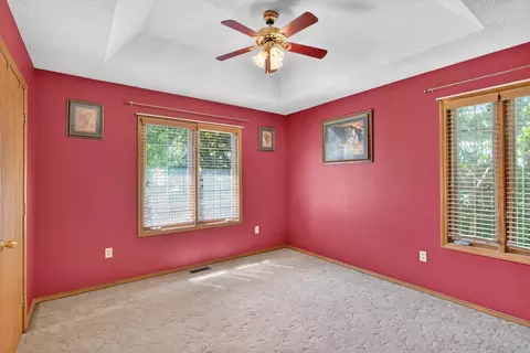 Bedroom - 538 Munson Hill Dr, Marshfield, MO 65706 photo 4 of 9