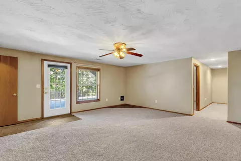 Living - 538 Munson Hill Dr, Marshfield, MO 65706 photo 10 of 13