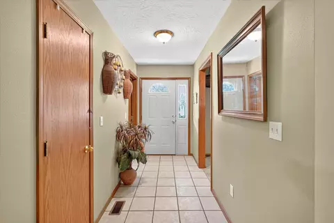 Entry Way - 538 Munson Hill Dr, Marshfield, MO 65706 photo 1 of 4