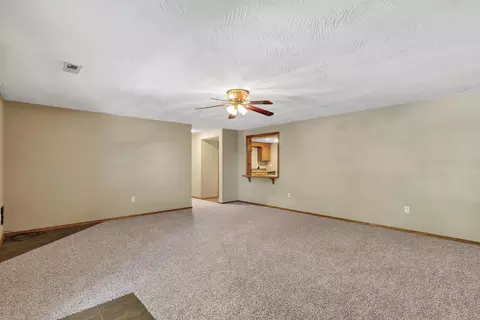 Living - 538 Munson Hill Dr, Marshfield, MO 65706 photo 12 of 13
